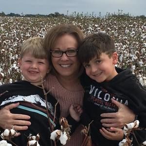 Meet your Posher, Debbie